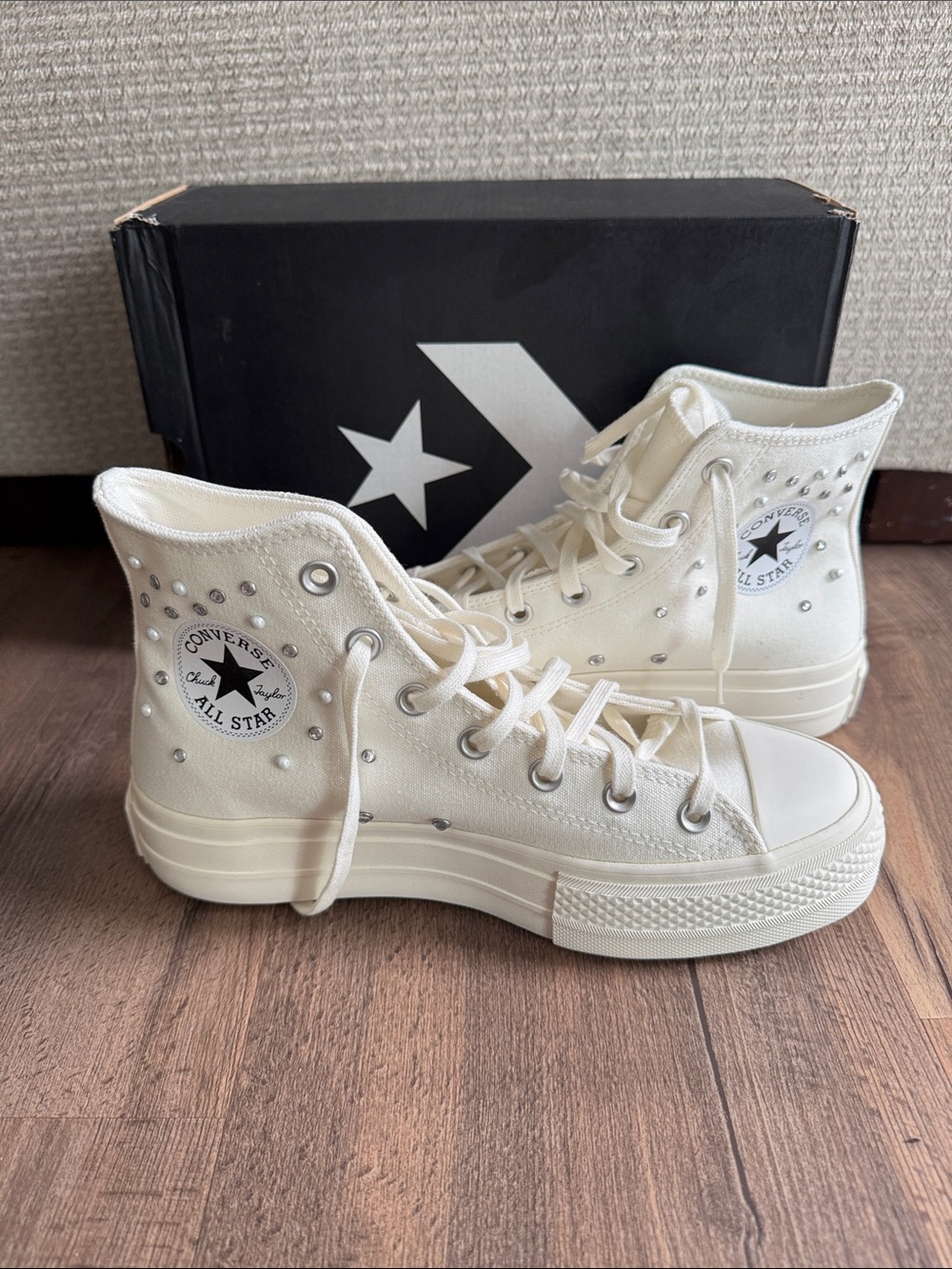 Converse Chuck Taylor Lift Gem Sneakers